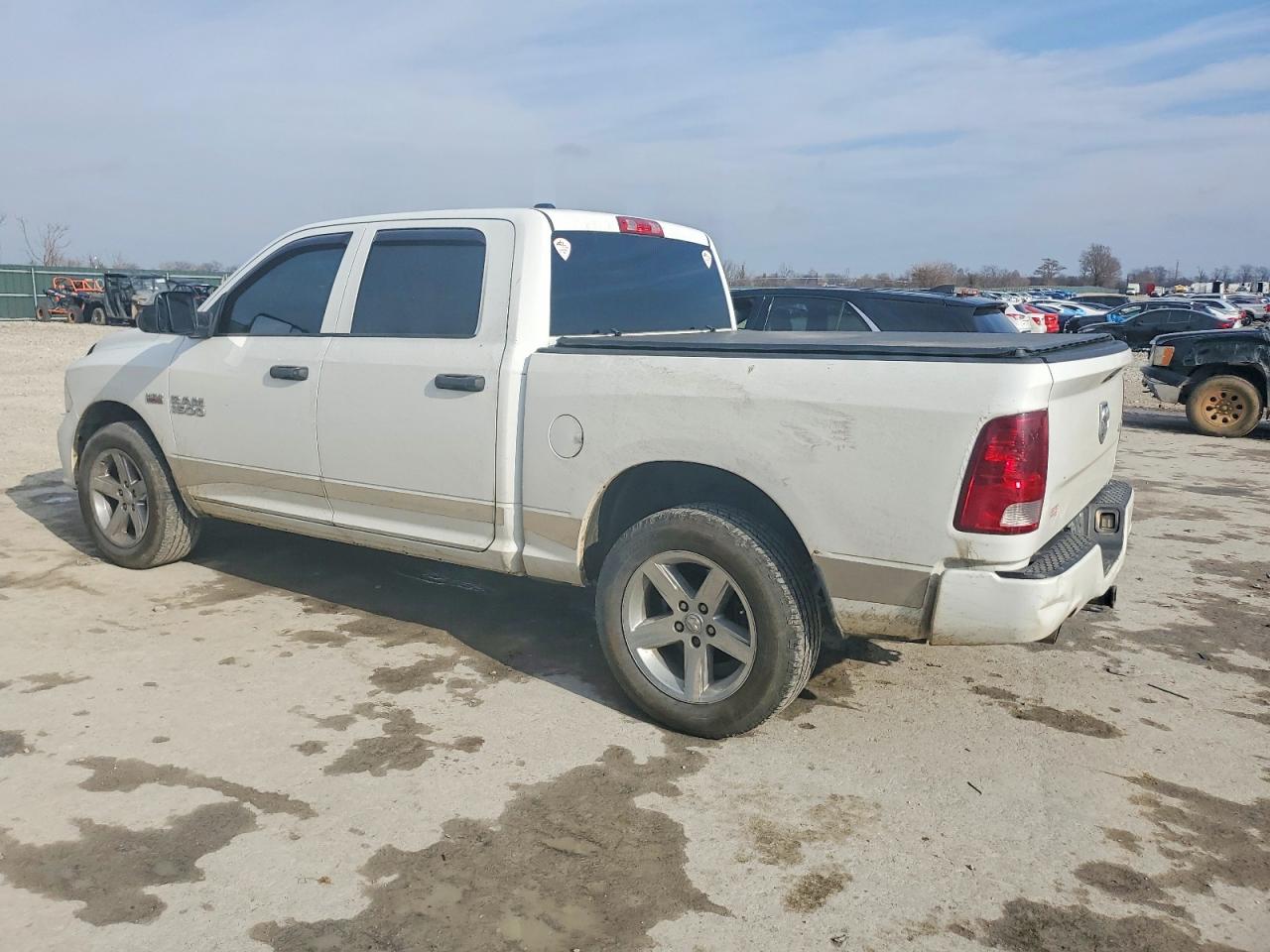 2014 RAM 1500 ST photo 2