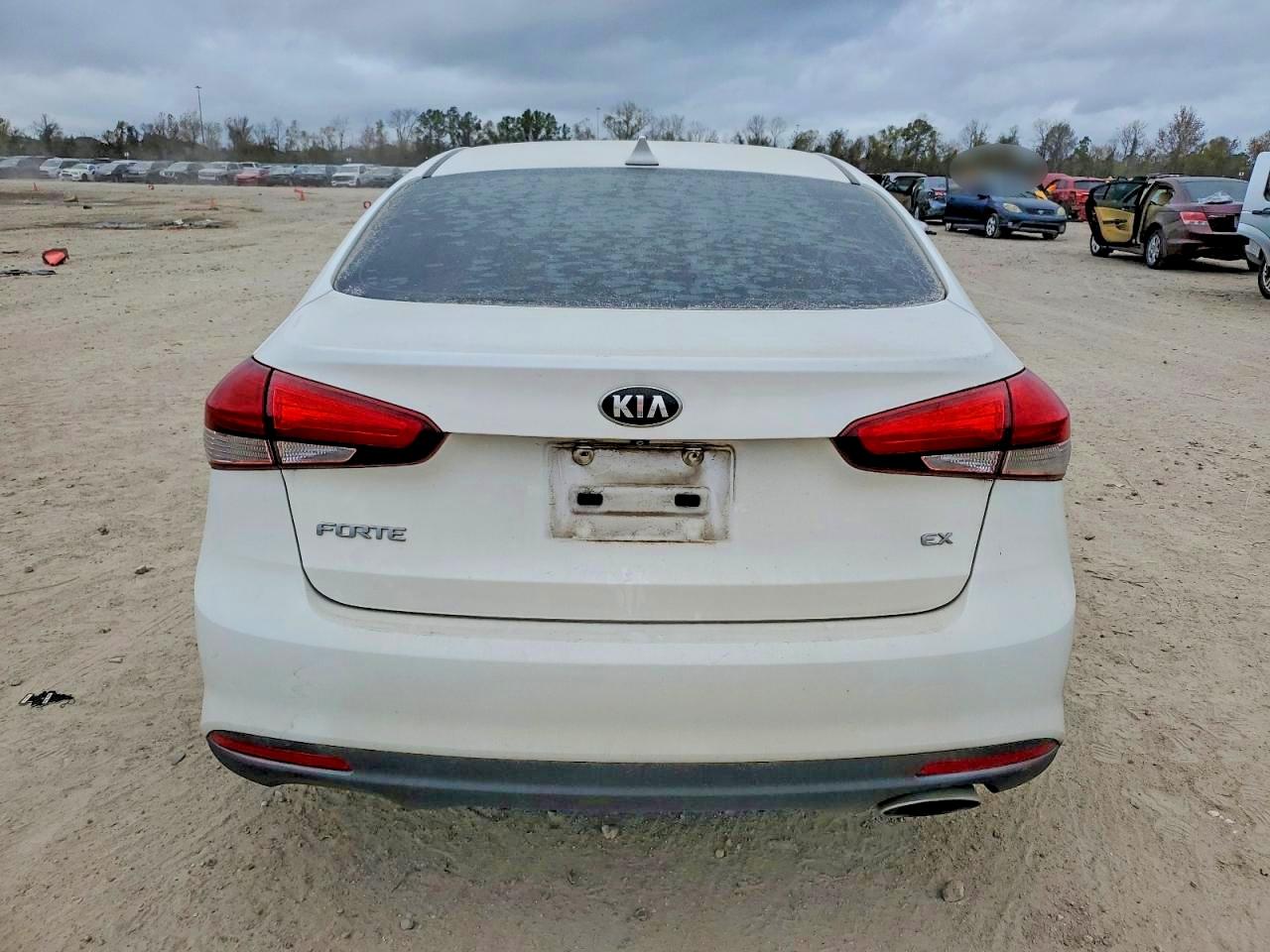 2017 KIA FORTE EX photo 6