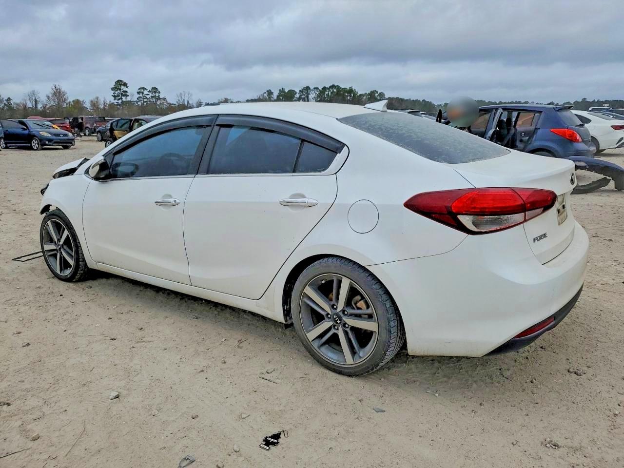 2017 KIA FORTE EX photo 2