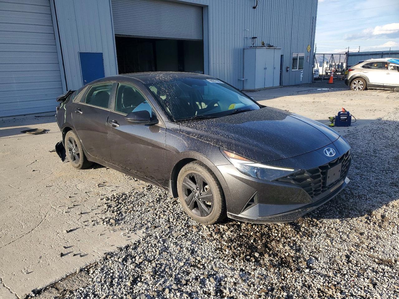 2023 HYUNDAI ELANTRA SEL photo 4