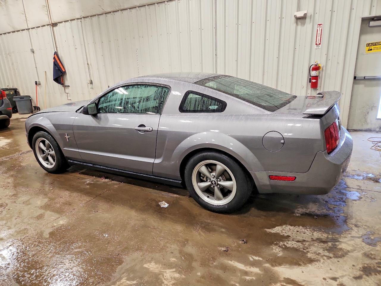 2006 FORD MUSTANG photo 2