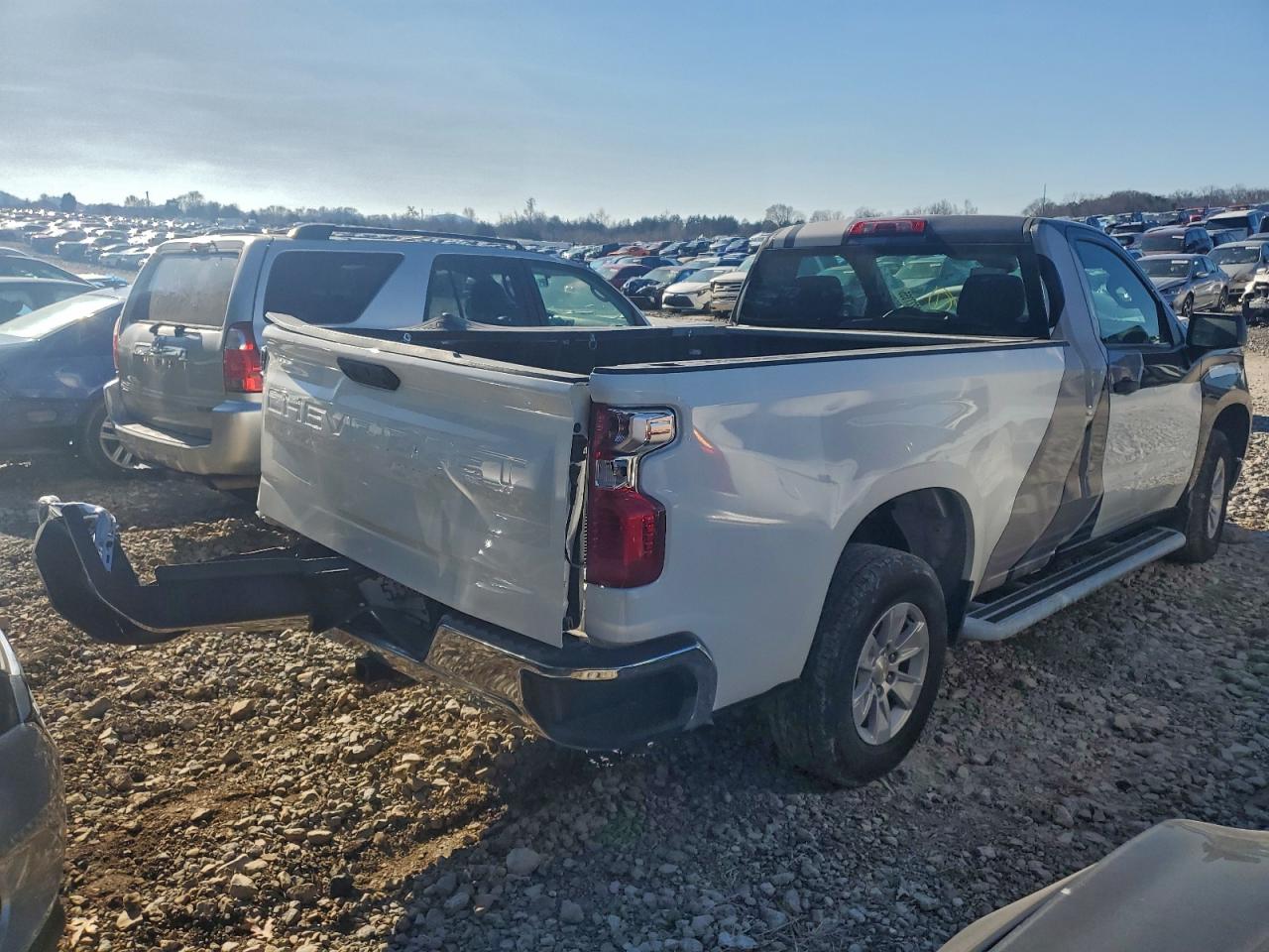 2024 CHEVROLET SILVERADO C1500 photo 3