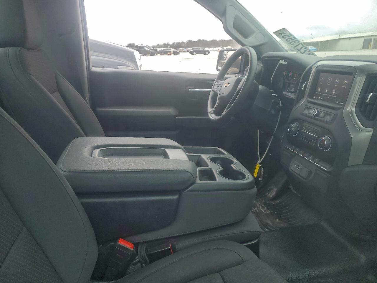 2024 CHEVROLET SILVERADO C1500 photo 10