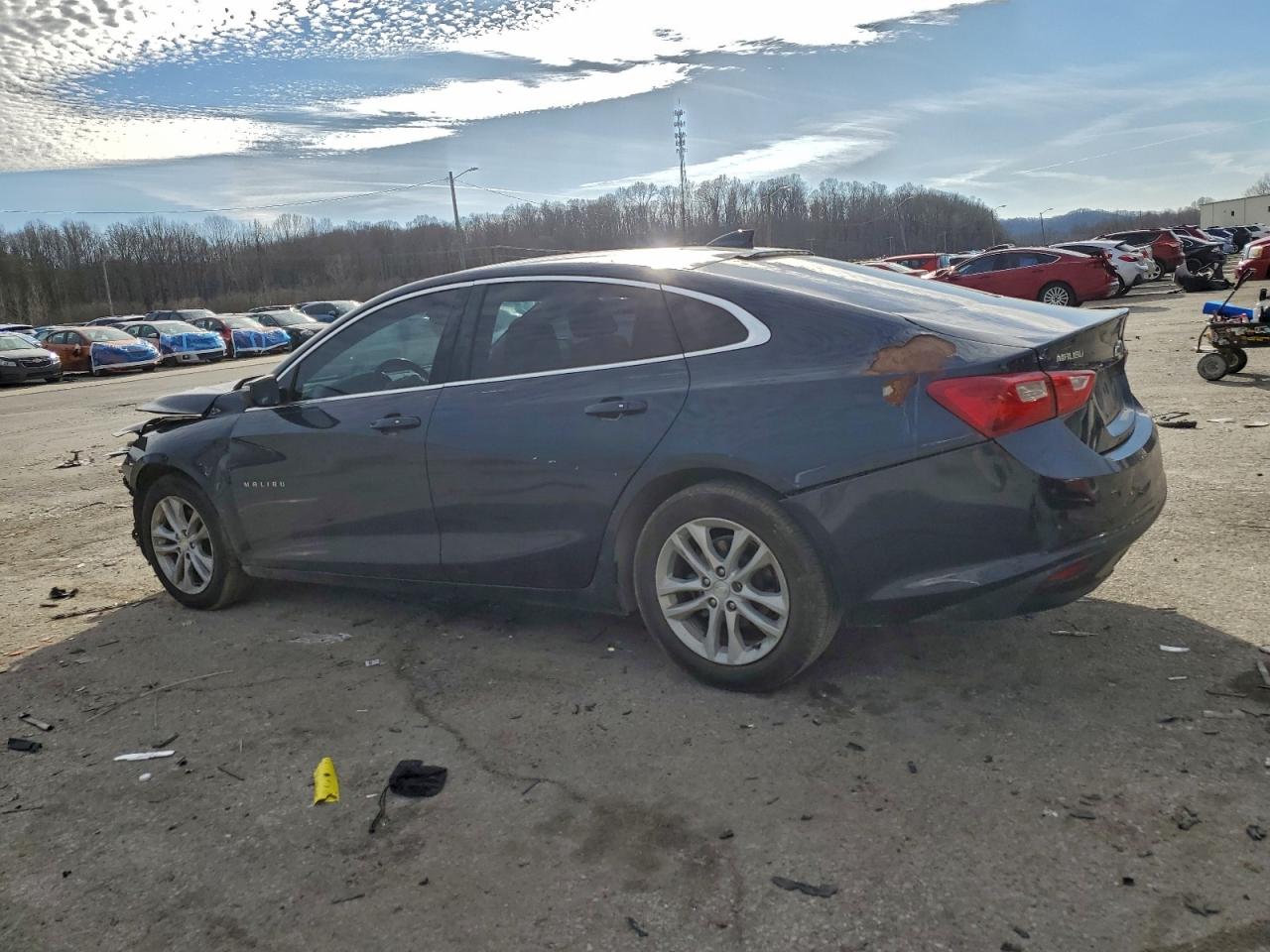 2018 CHEVROLET MALIBU LT photo 2