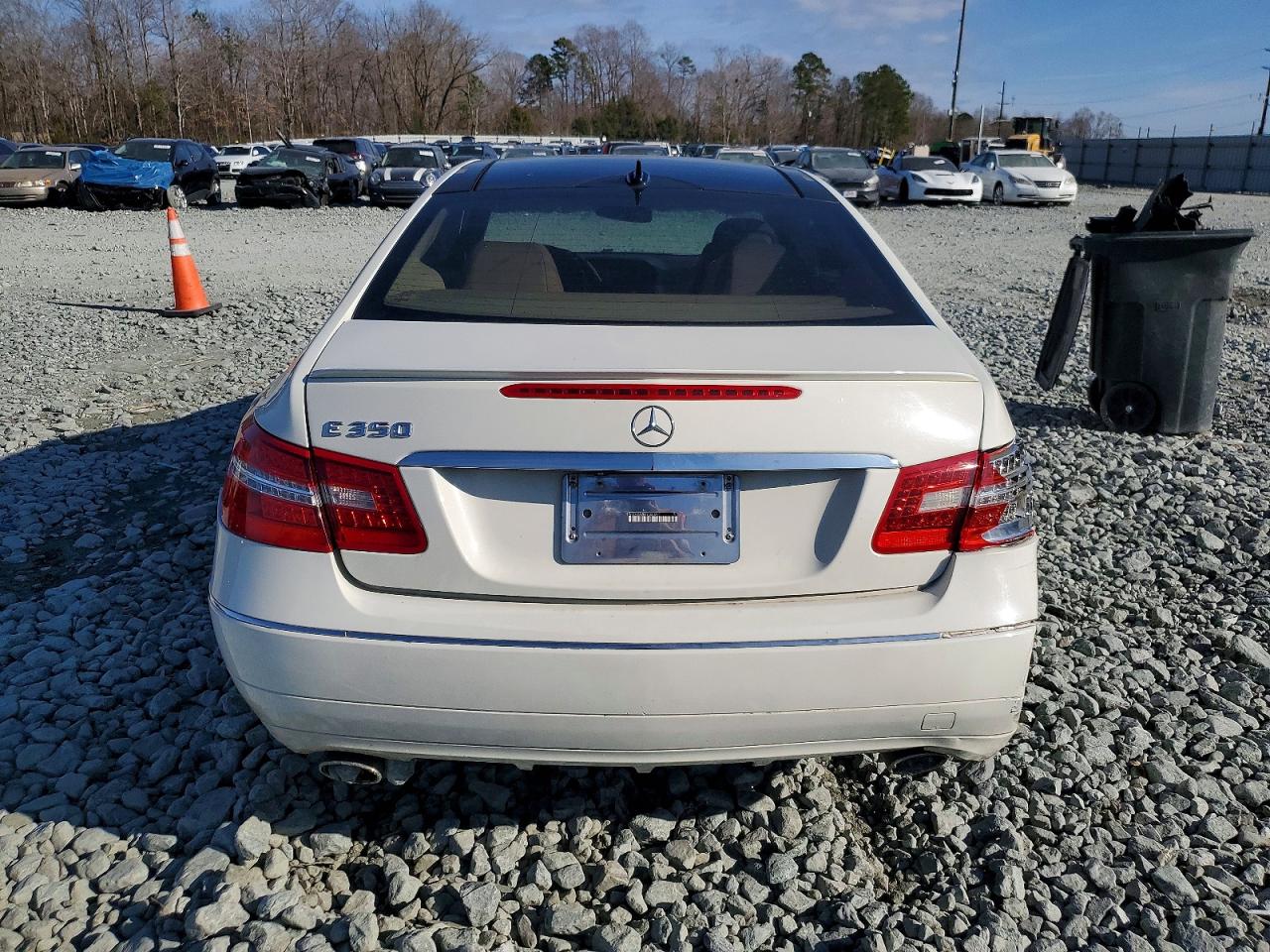 2011 MERCEDES-BENZ E 350 photo 21