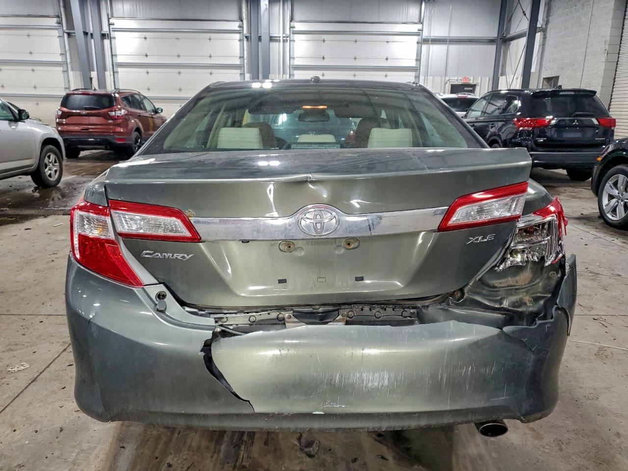 2014 TOYOTA CAMRY L photo 6
