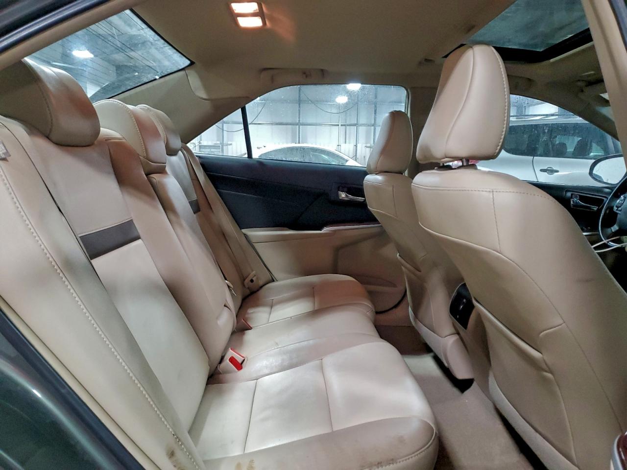 2014 TOYOTA CAMRY L photo 10
