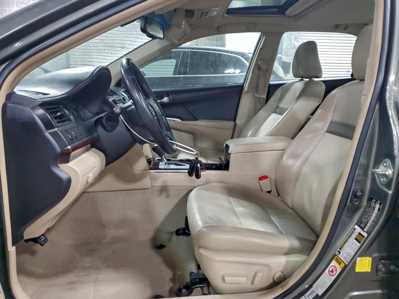 2014 TOYOTA CAMRY L photo 7