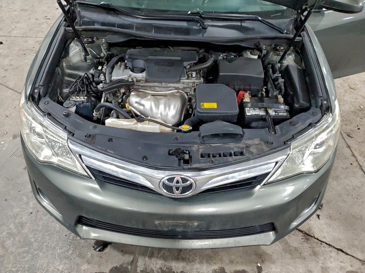2014 TOYOTA CAMRY L photo 11