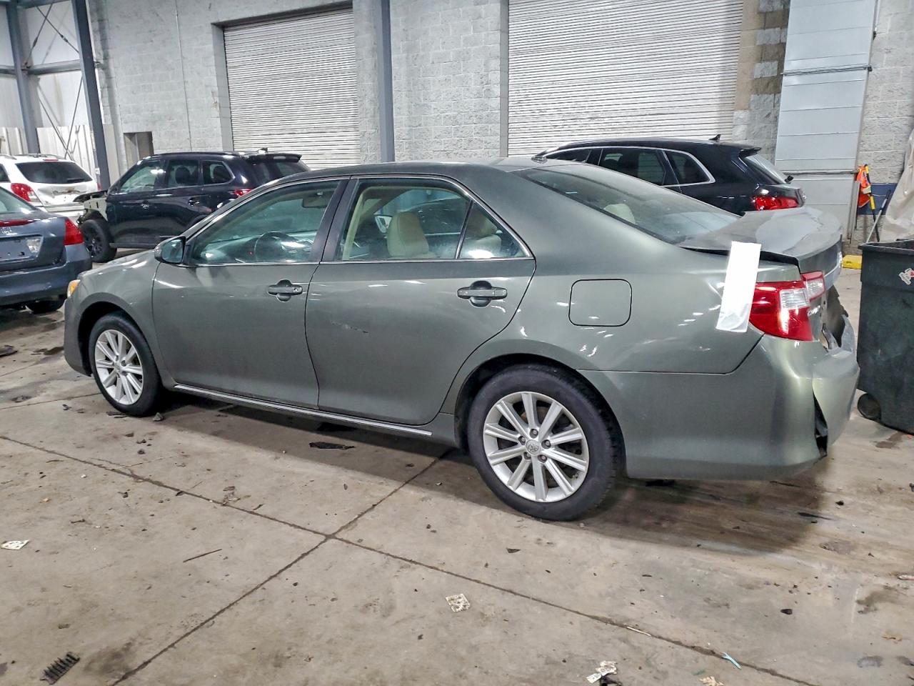 2014 TOYOTA CAMRY L photo 2