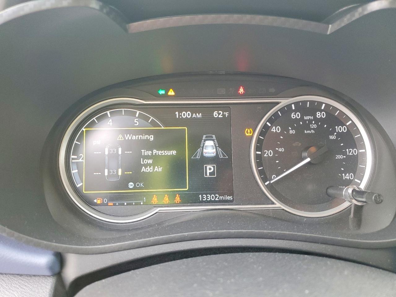2024 NISSAN VERSA SV photo 9