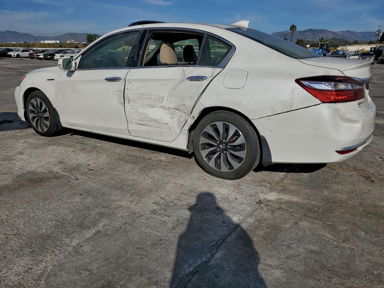 2017 HONDA ACCORD HYBRID EXL photo 4