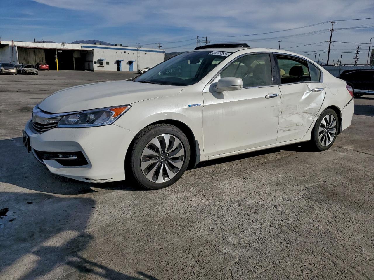 2017 HONDA ACCORD HYBRID EXL photo 2