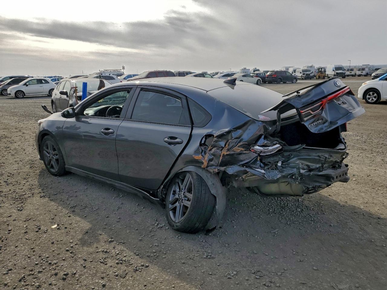 2021 KIA FORTE GT LINE photo 2