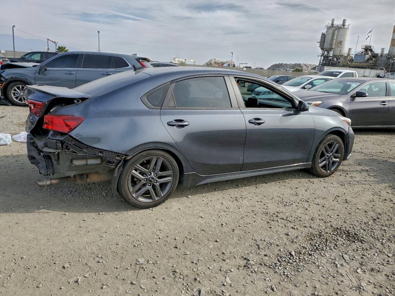 2021 KIA FORTE GT LINE photo 3