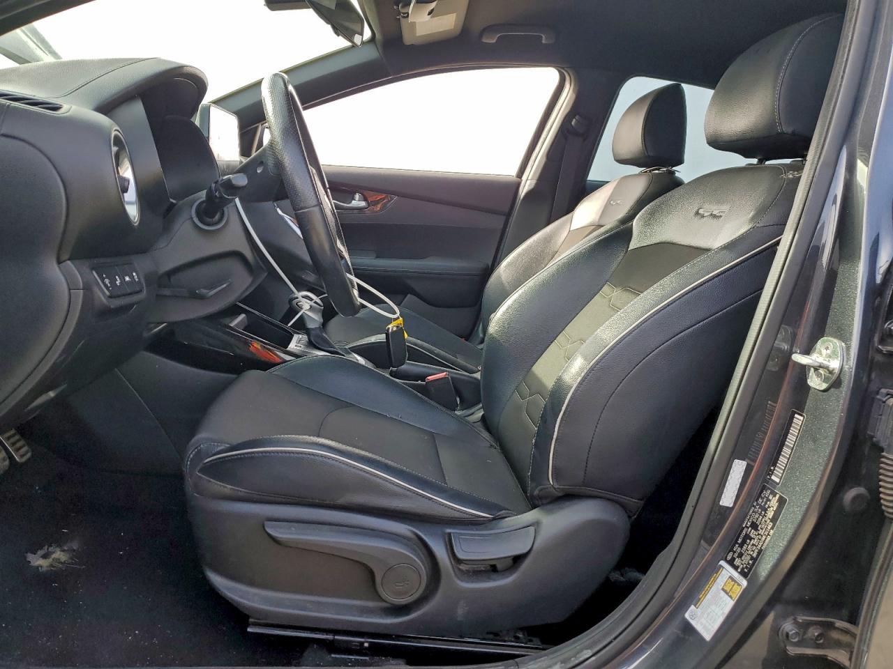 2021 KIA FORTE GT LINE photo 7