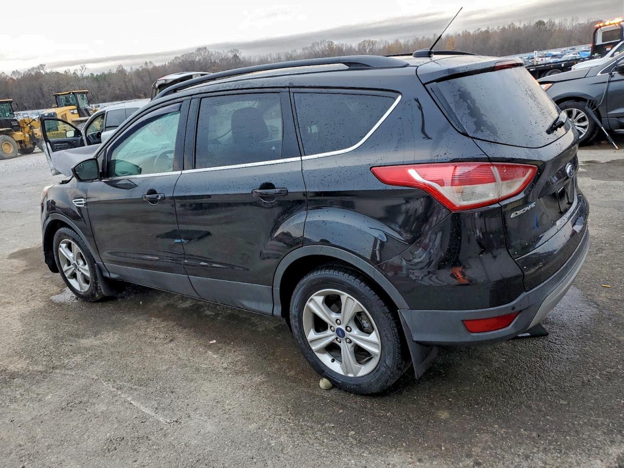 2016 FORD ESCAPE SE photo 2