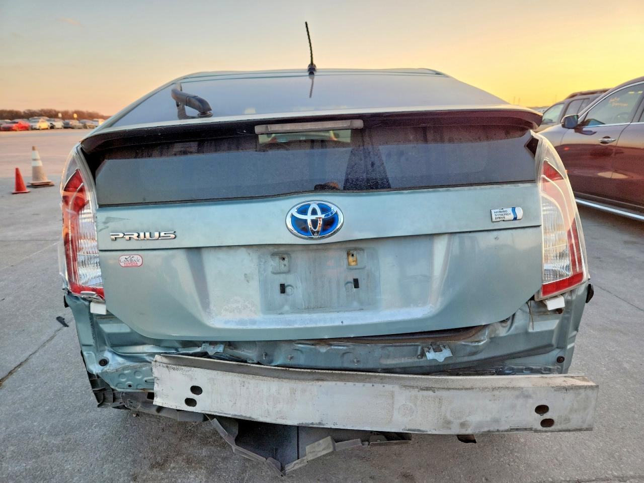 2013 TOYOTA PRIUS photo 6