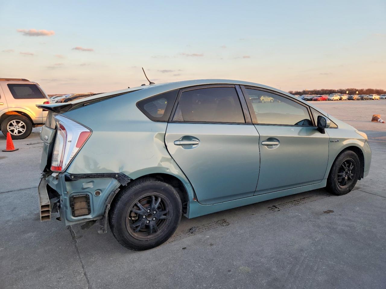 2013 TOYOTA PRIUS photo 3