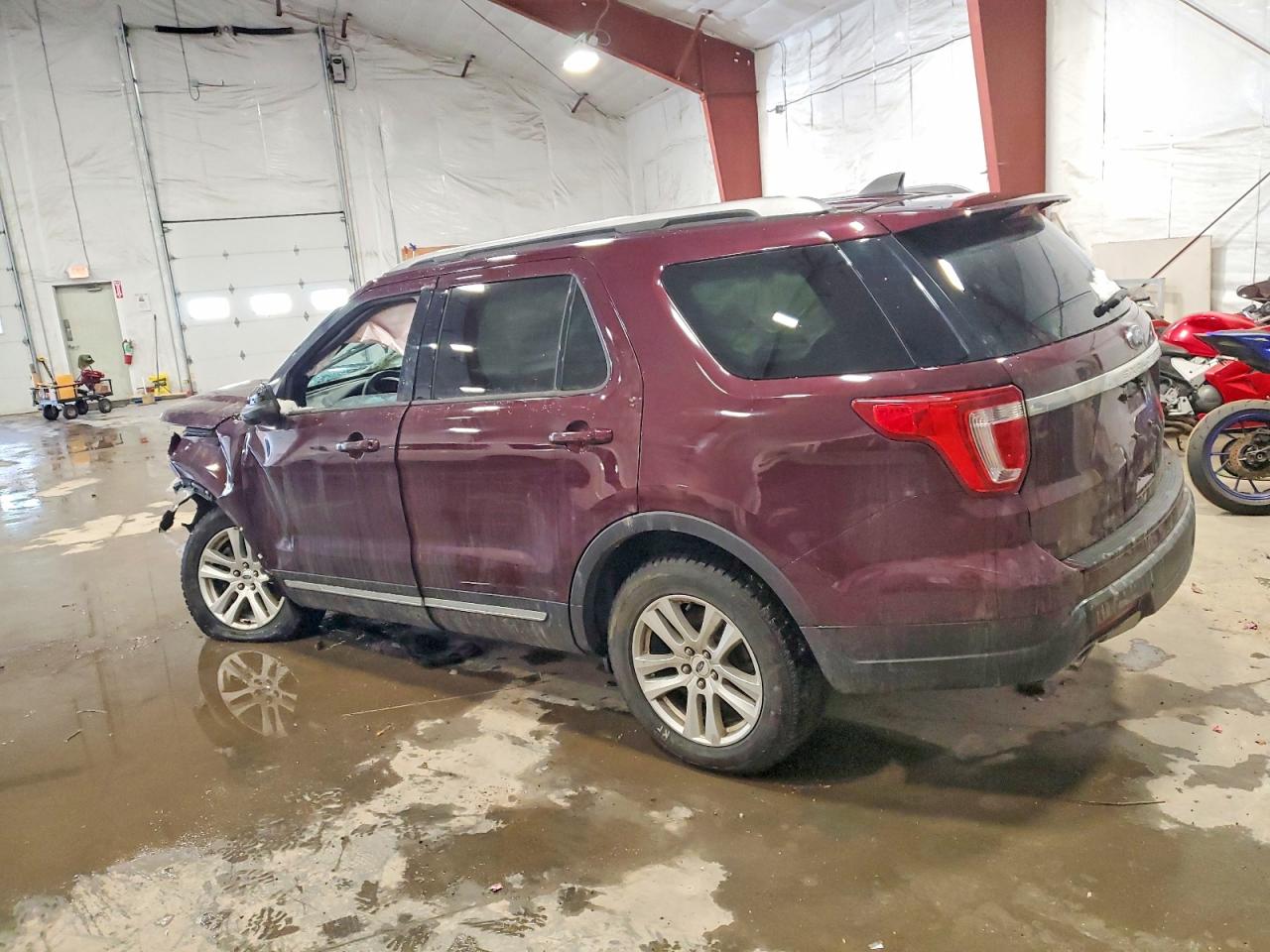 2019 FORD EXPLORER XLT photo 2