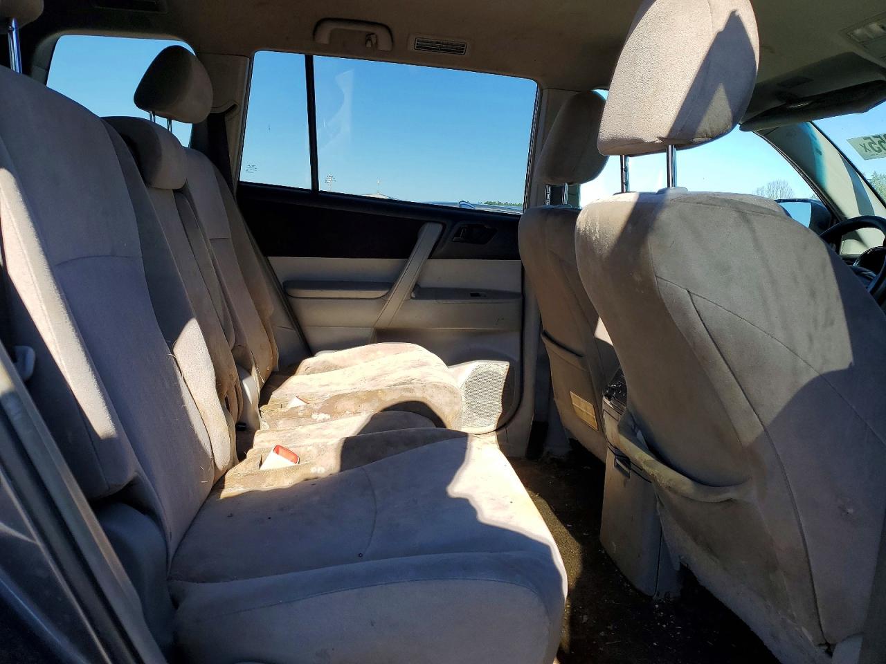 2012 TOYOTA HIGHLANDER BASE photo 11