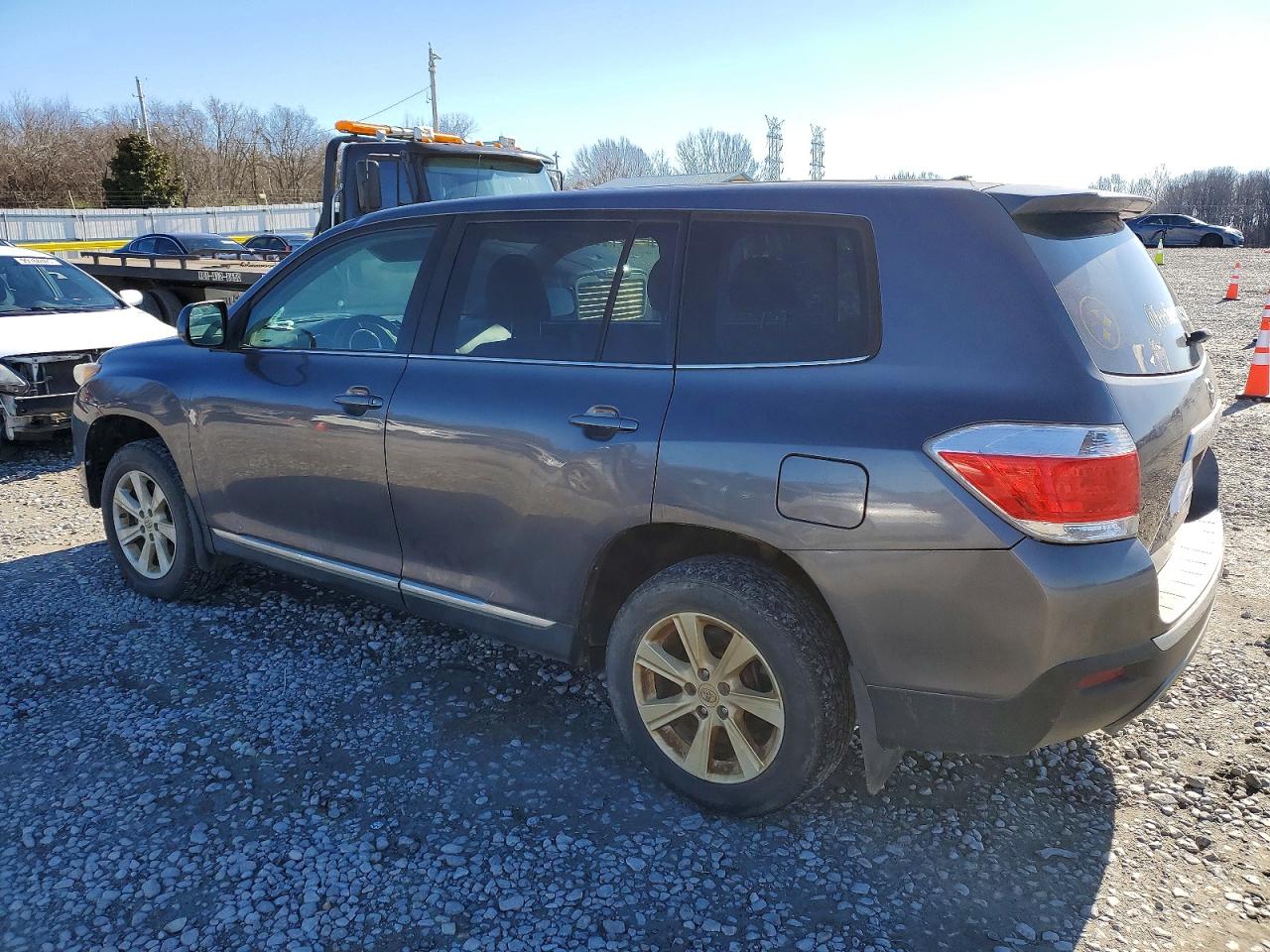 2012 TOYOTA HIGHLANDER BASE photo 2