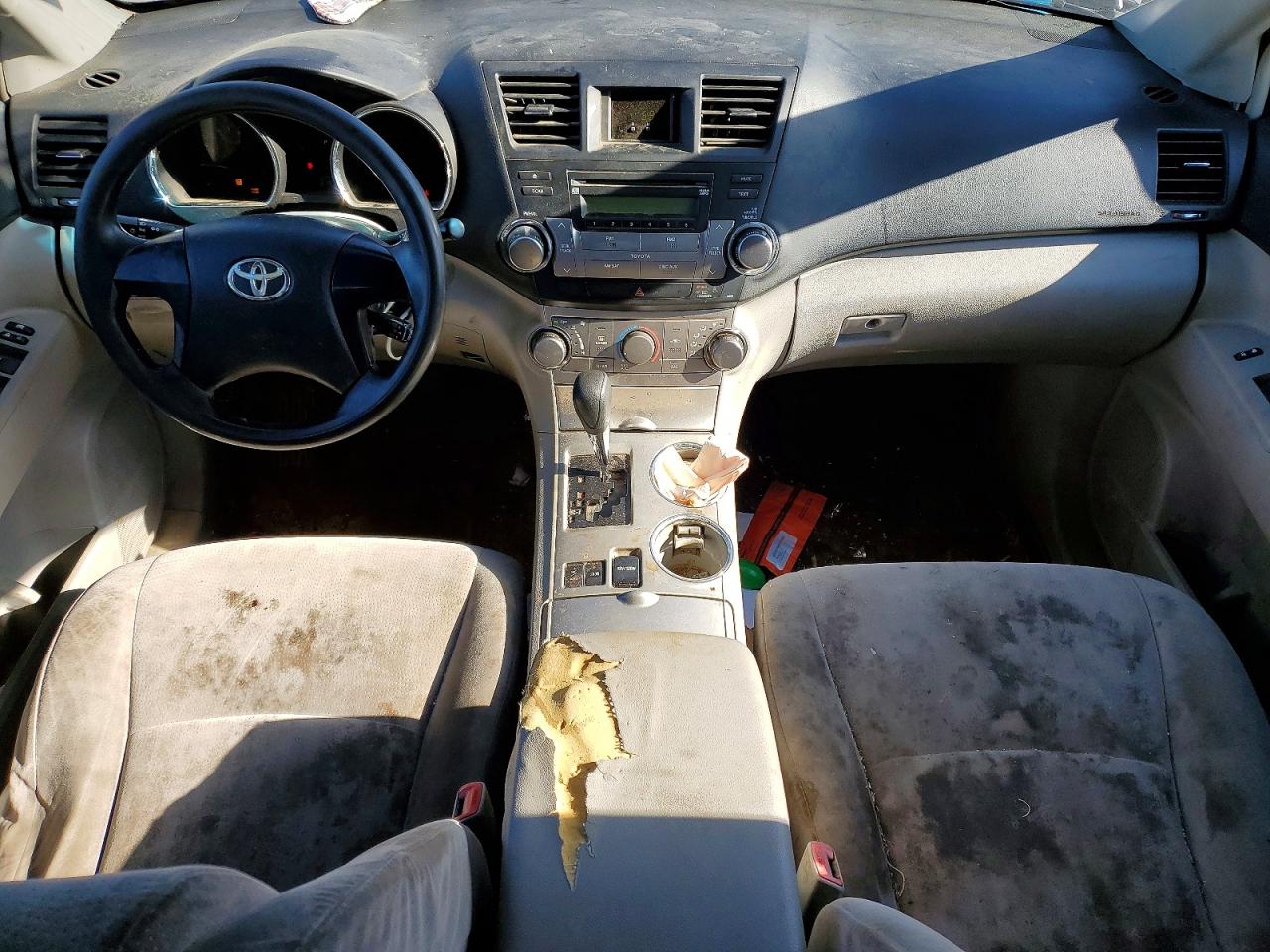 2012 TOYOTA HIGHLANDER BASE photo 8