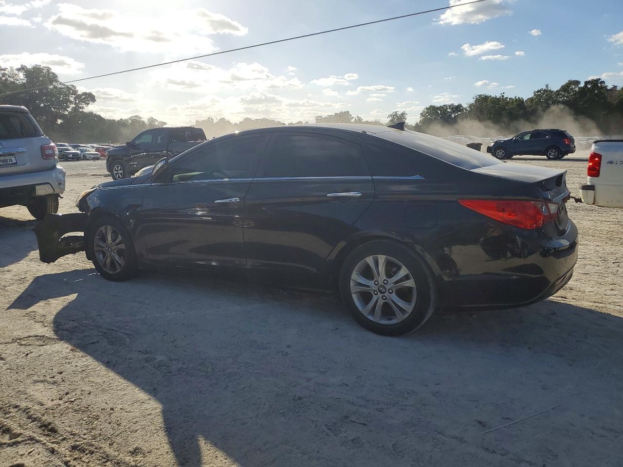 2012 HYUNDAI SONATA SE photo 2