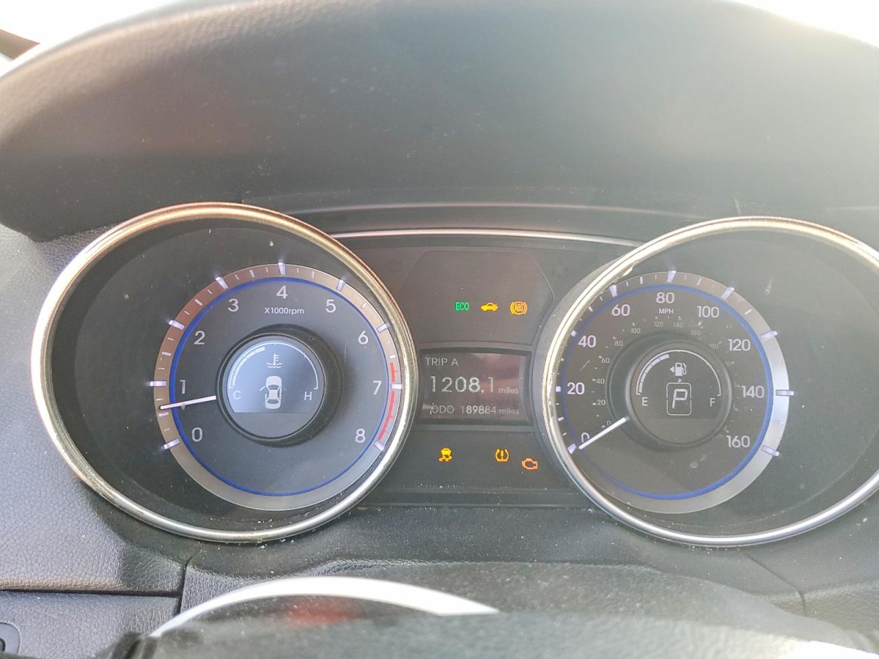 2012 HYUNDAI SONATA SE photo 9