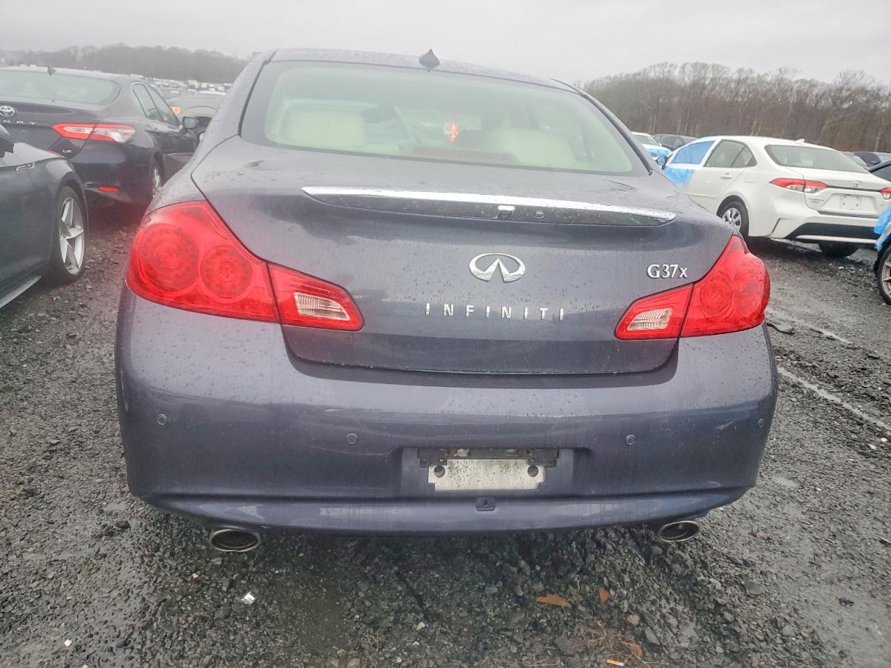 2012 INFINITI G37 photo 6