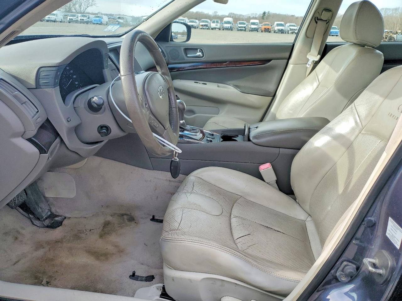 2012 INFINITI G37 photo 7