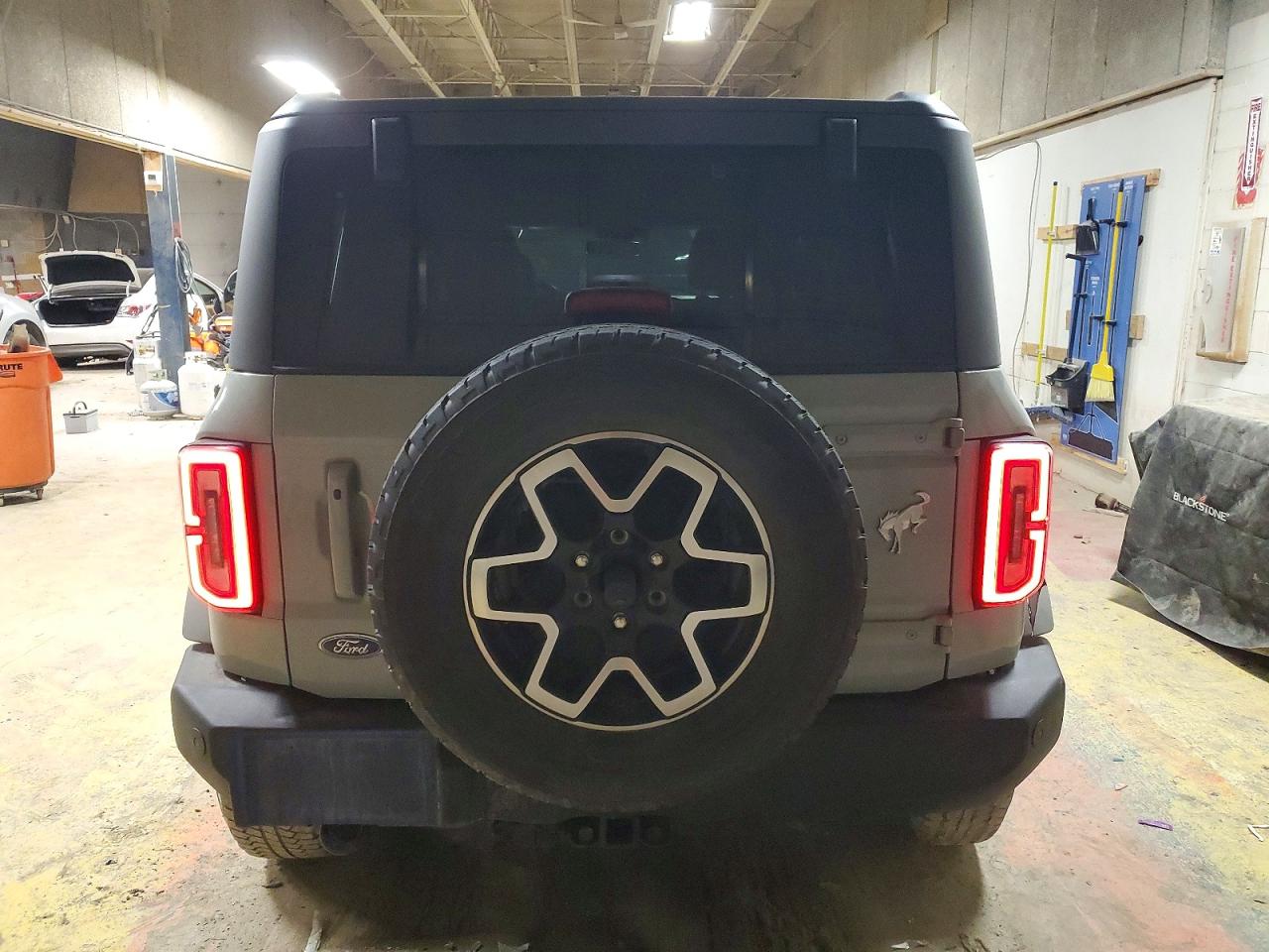 2023 FORD BRONCO BASE photo 6
