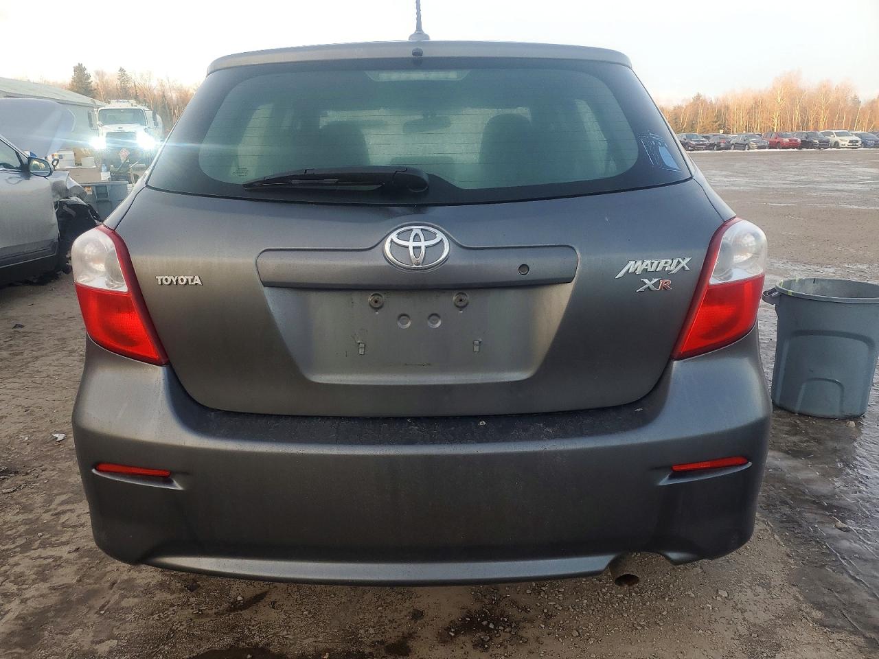 2010 TOYOTA COROLLA MATRIX S photo 6