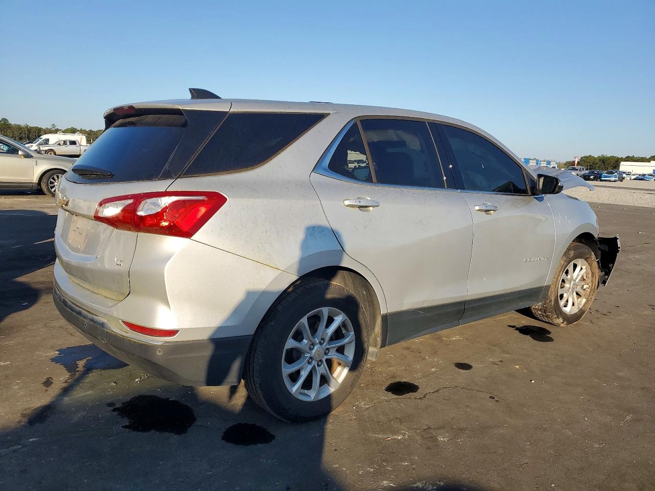 2019 CHEVROLET EQUINOX LT photo 3