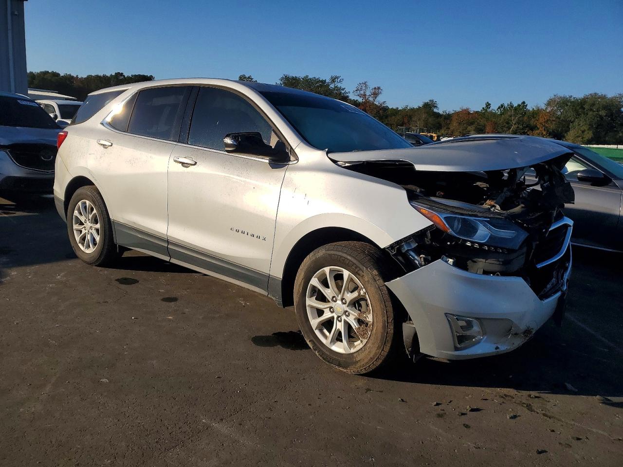 2019 CHEVROLET EQUINOX LT photo 4