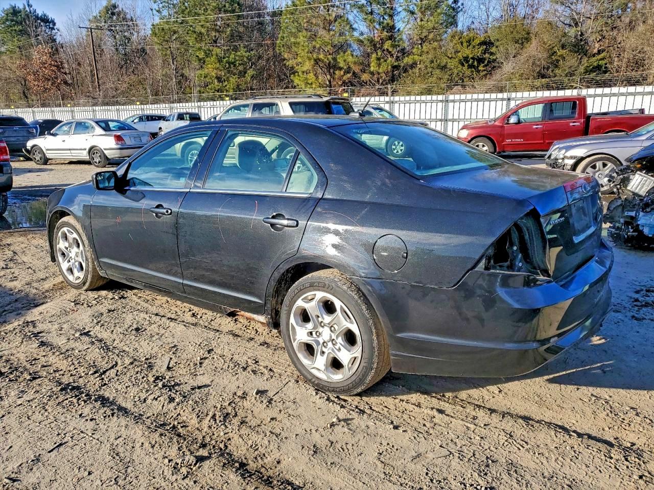 2011 FORD FUSION SE photo 2