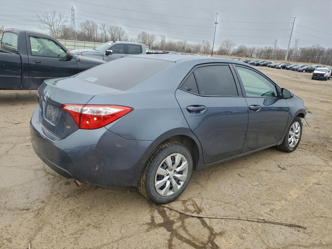 2014 TOYOTA COROLLA L photo 3