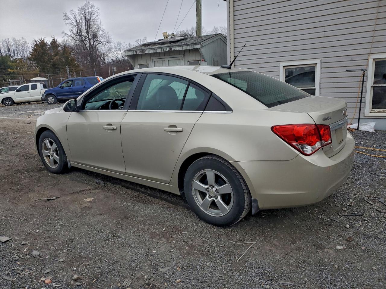 2014 CHEVROLET CRUZE LT photo 2