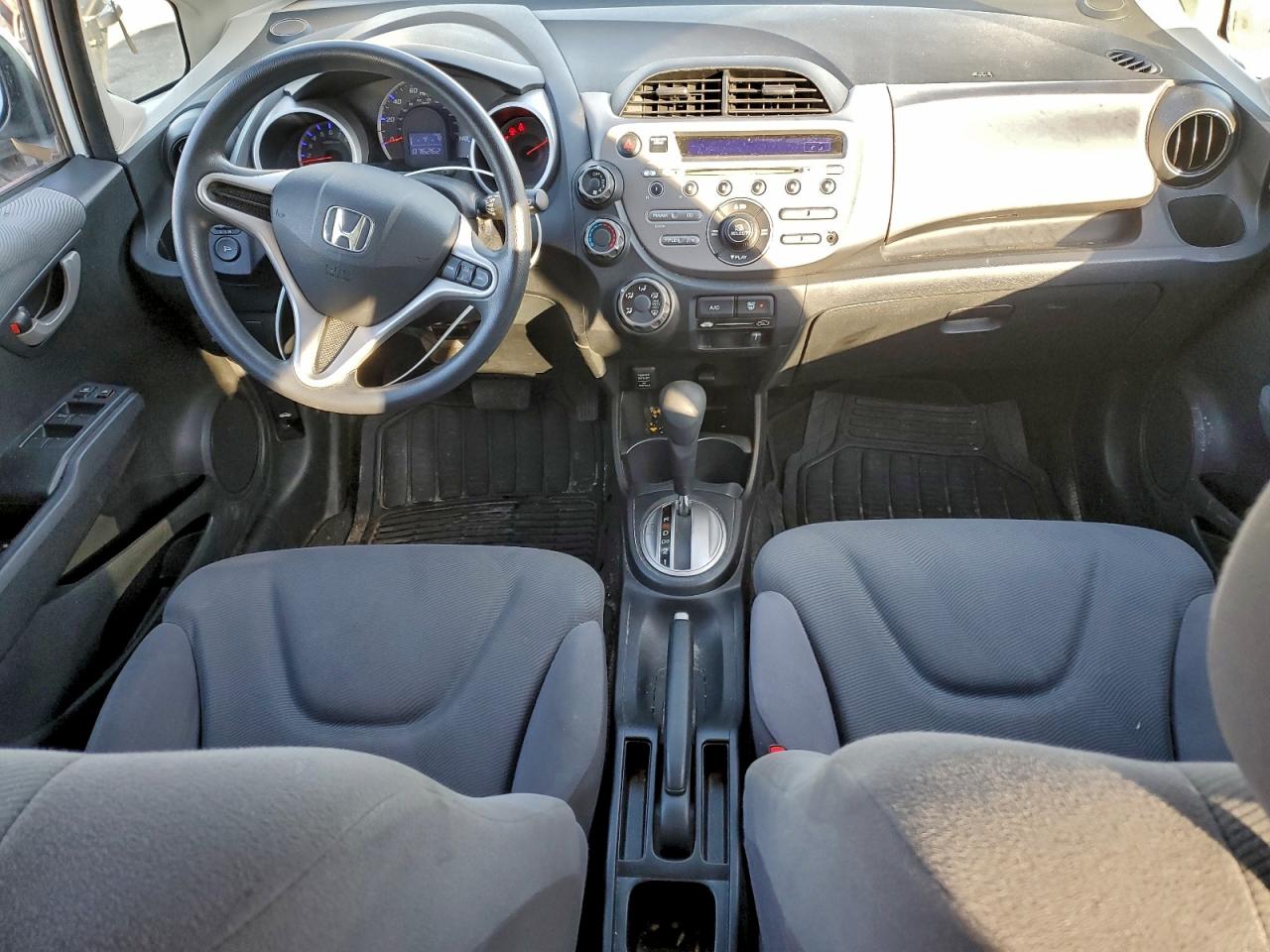 2013 HONDA FIT photo 8