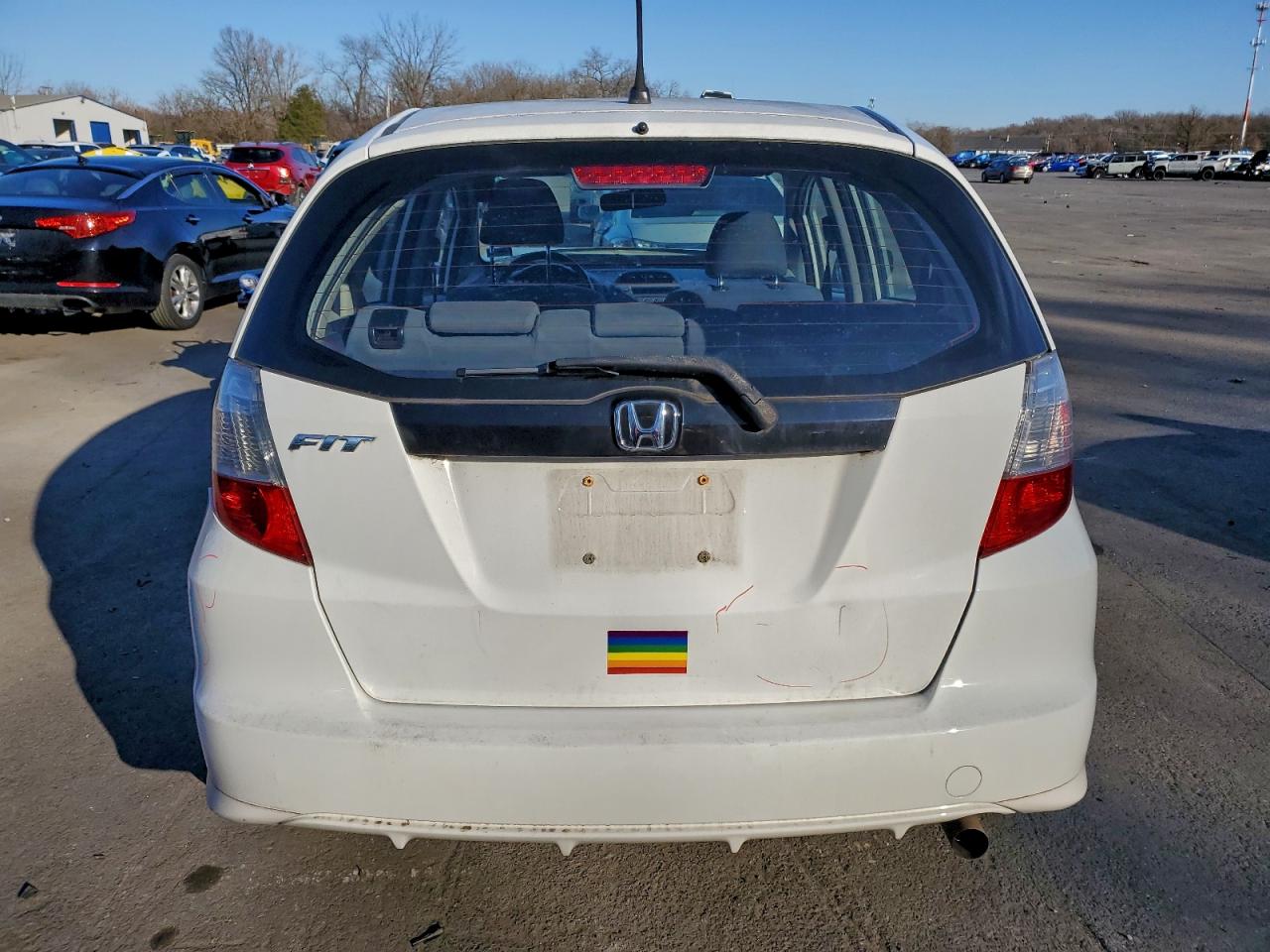 2013 HONDA FIT photo 6