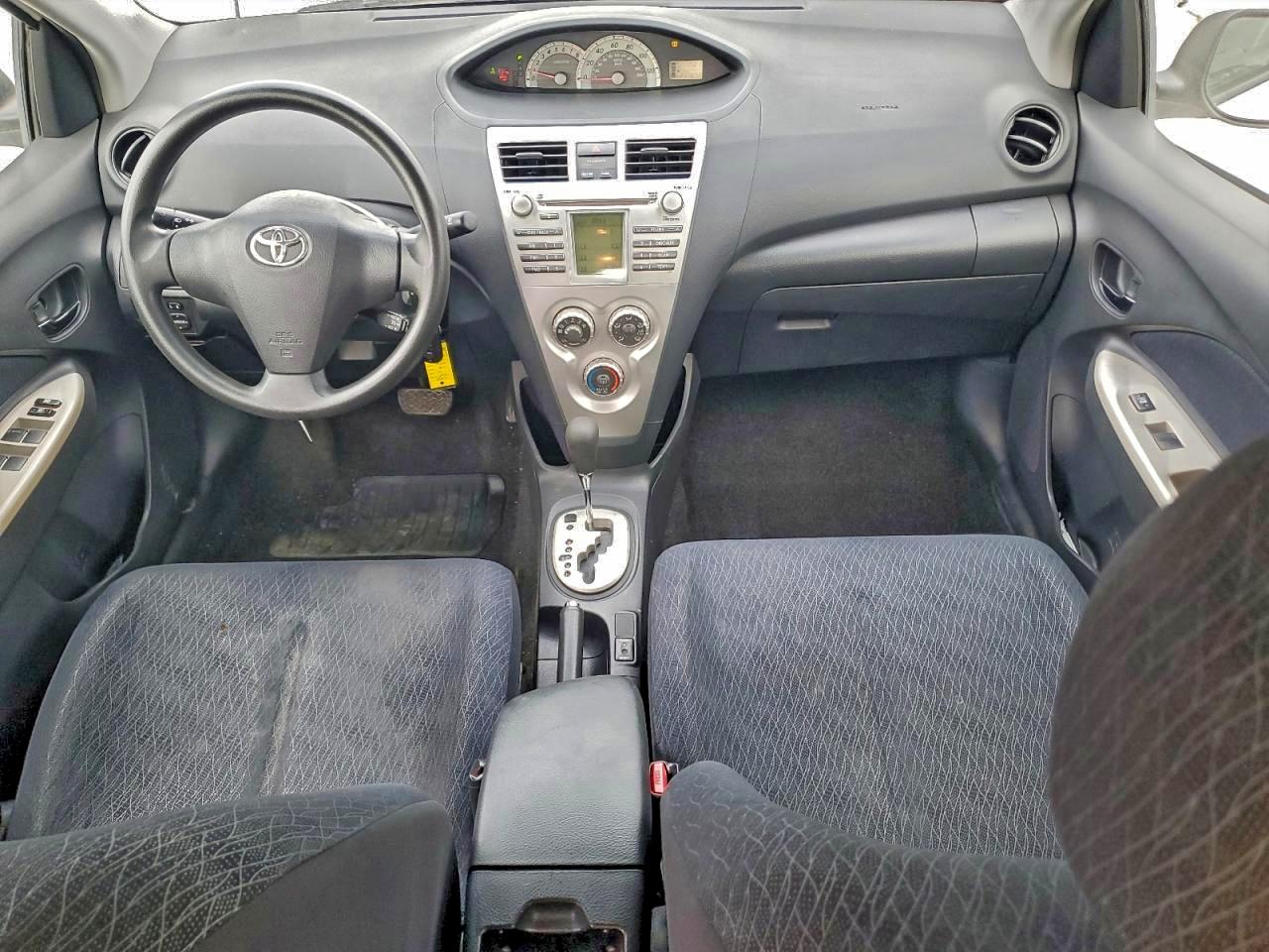 2008 TOYOTA YARIS photo 8