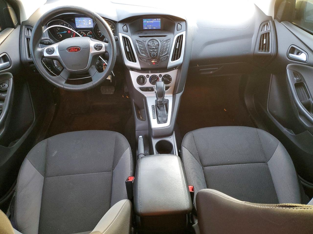 2014 FORD FOCUS SE photo 8