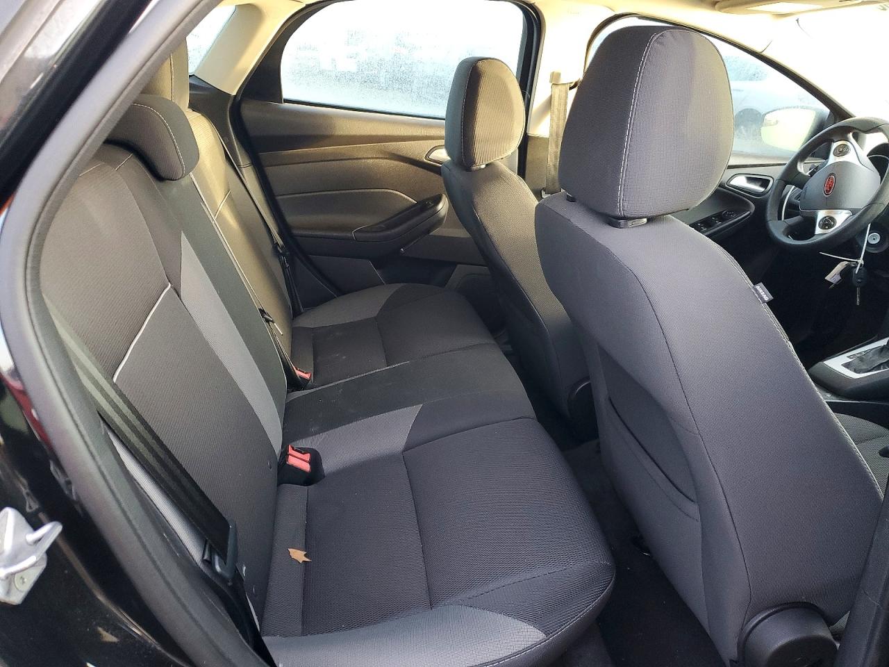 2014 FORD FOCUS SE photo 10