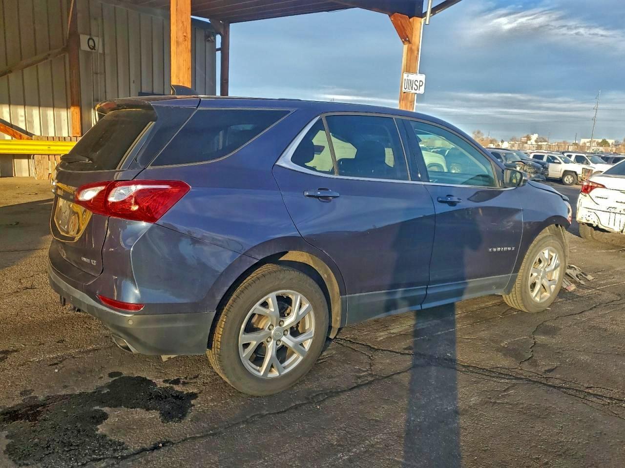 2018 CHEVROLET EQUINOX LT photo 3