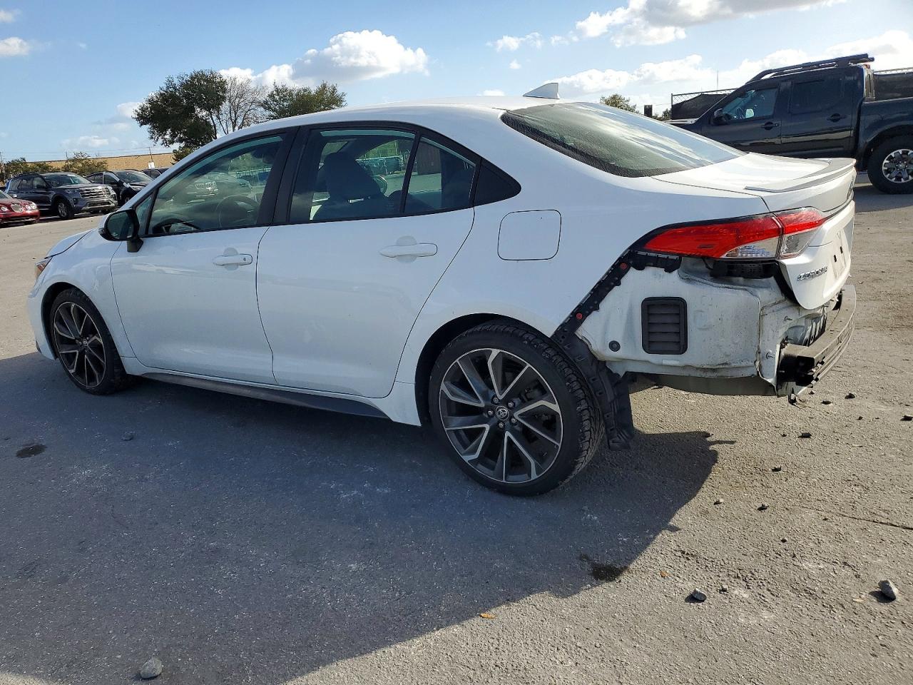 2020 TOYOTA COROLLA SE photo 2