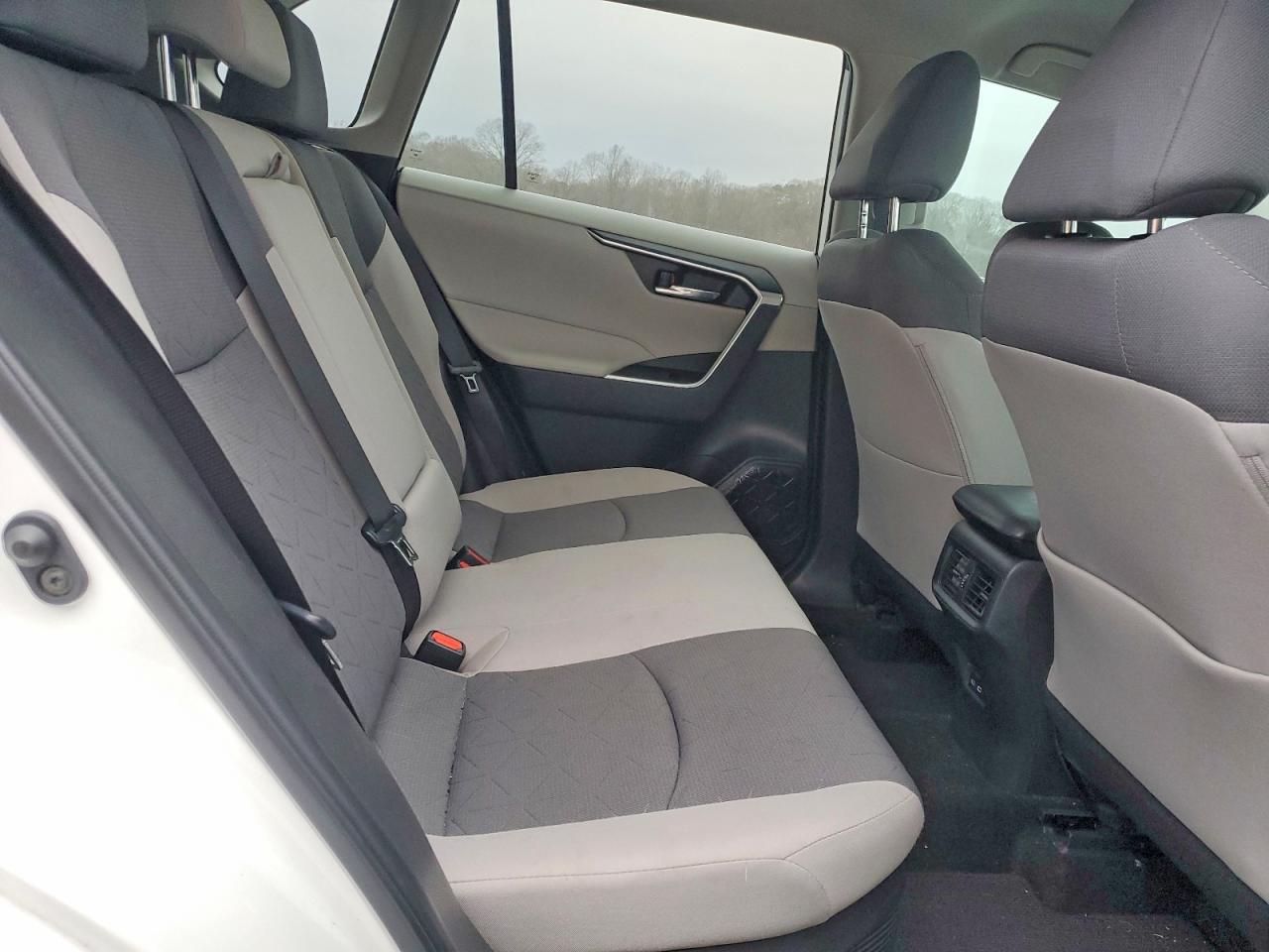 2022 TOYOTA RAV4 XLE photo 11