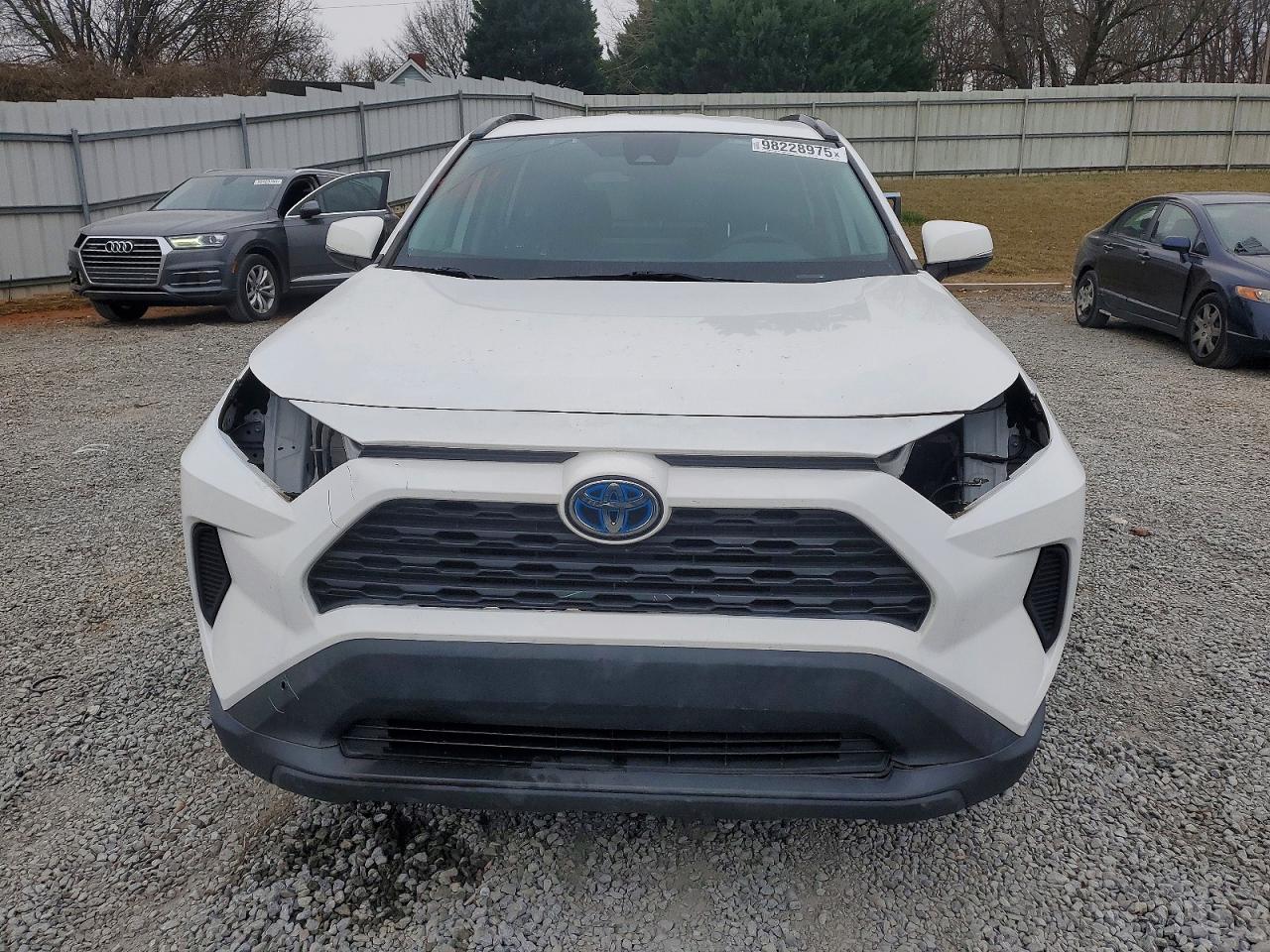 2022 TOYOTA RAV4 XLE photo 5