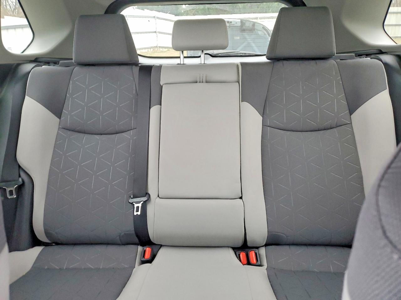 2022 TOYOTA RAV4 XLE photo 10