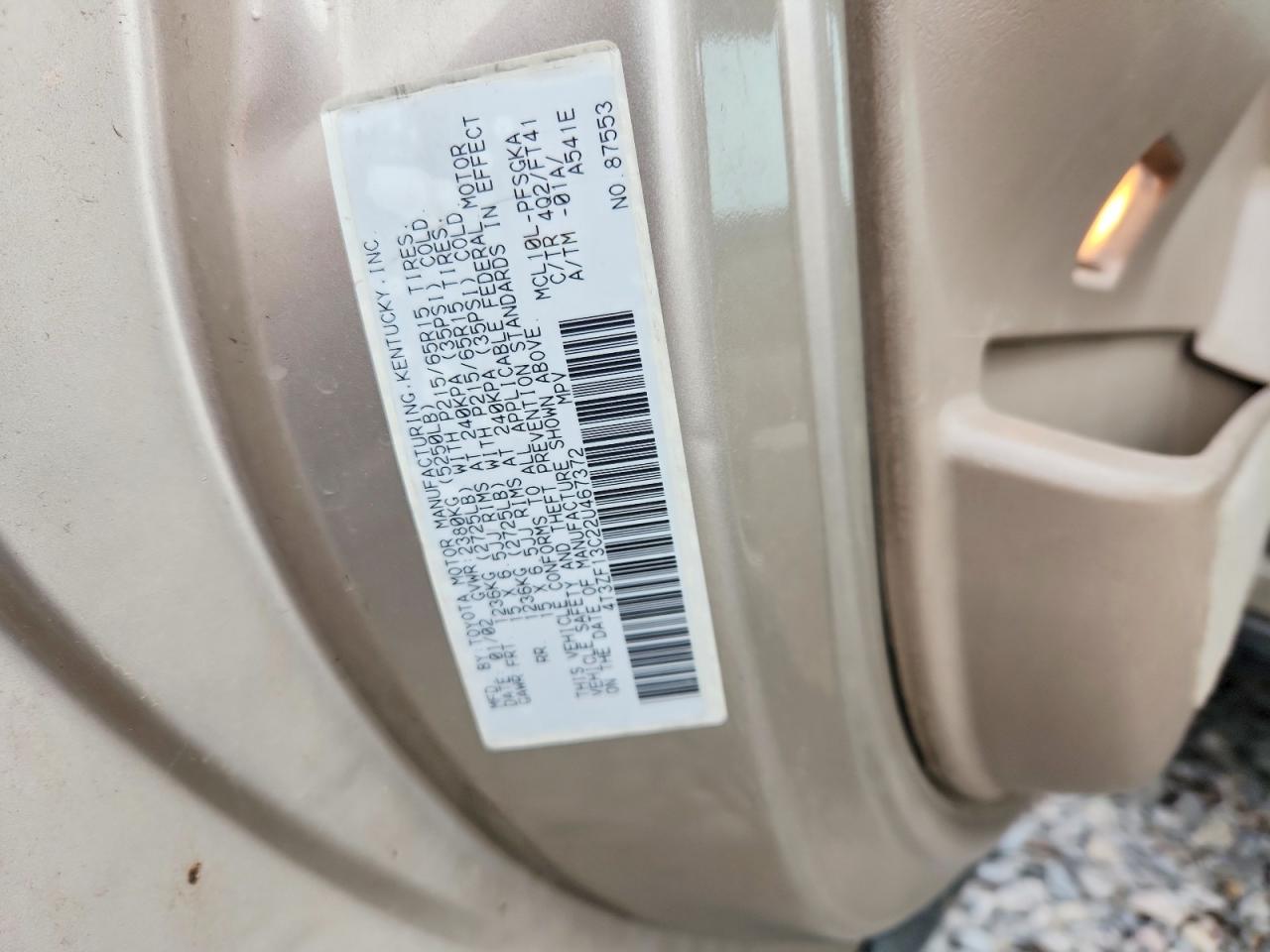 2002 TOYOTA SIENNA LE photo 12