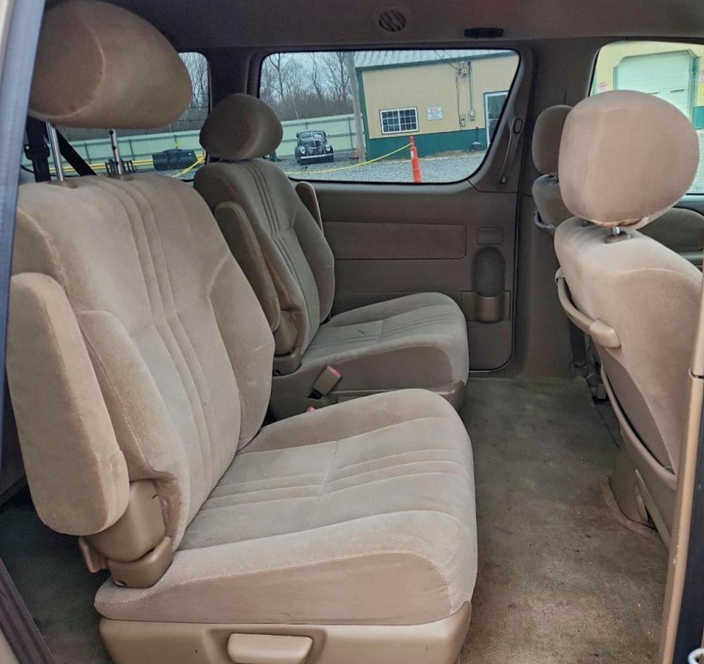 2002 TOYOTA SIENNA LE photo 10